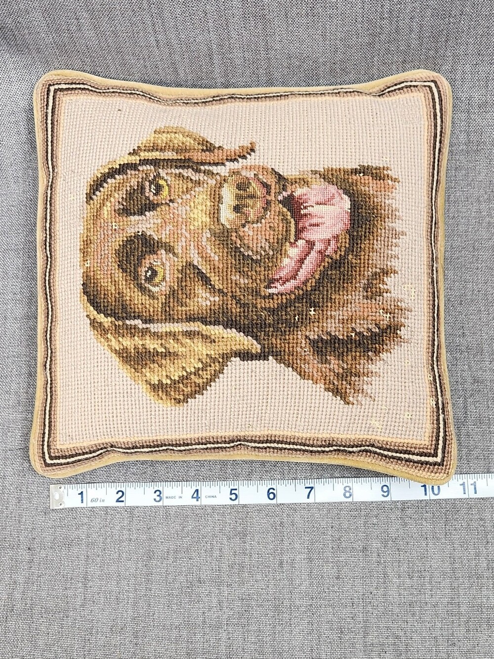 Vintage Needlepoint Labrador / Lab 10 × 10 Picture Pillow. - Picture 6 of 6